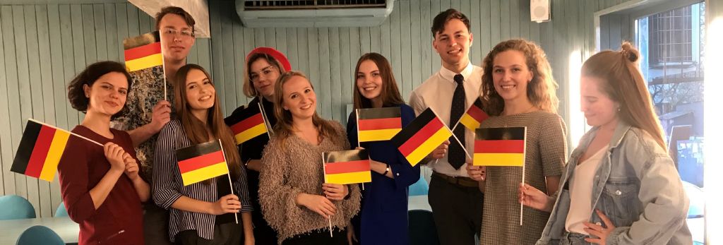 Aus dem Sprachcafé Aber_bitte_auf_Deutsch, In der Mitte: Alina Podshibiakina 